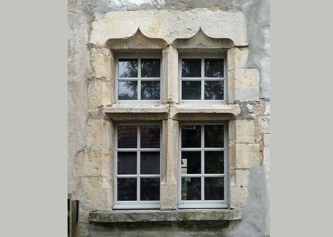 fenetre bois moyen age
